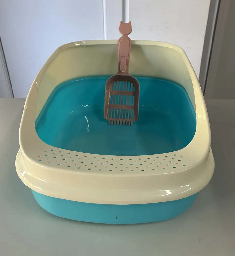 Litiera pentru pisici, cu margine inalta si paleta 40 x 29 x 13.5 cm, albastra