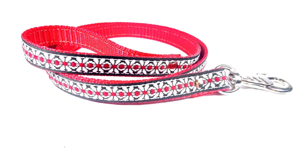 Lesa traditionala, neagra cu rosu, pentru caini de talie mica si medie, latime 20 mm, lungime 130 cm